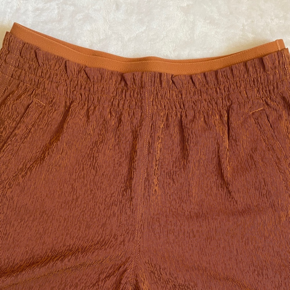 Athleta Women's Athletic Shorts in Rust - Picture 3 of 11
